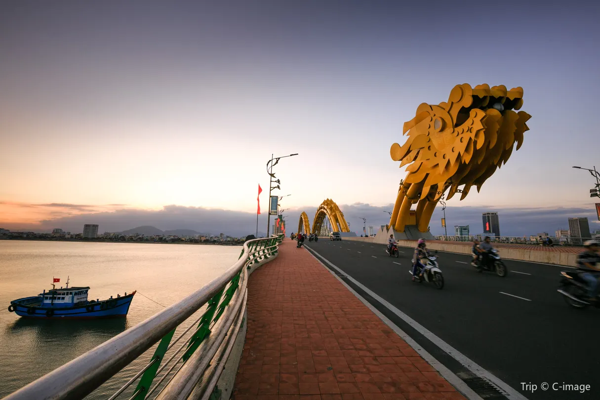 龍橋、韓江畔