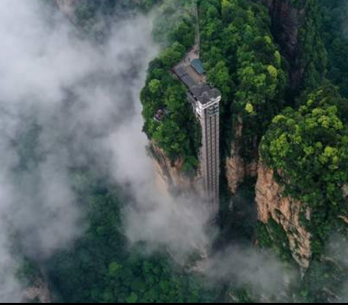 百龍電梯