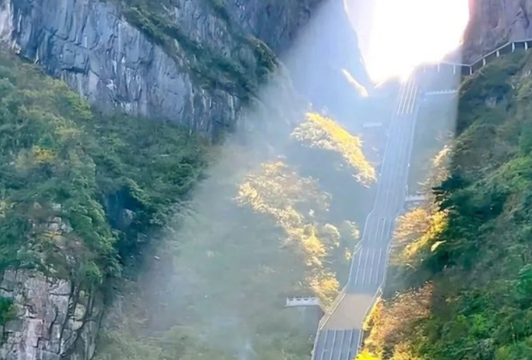天門山