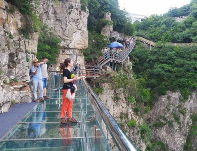 雲龍玻璃橋