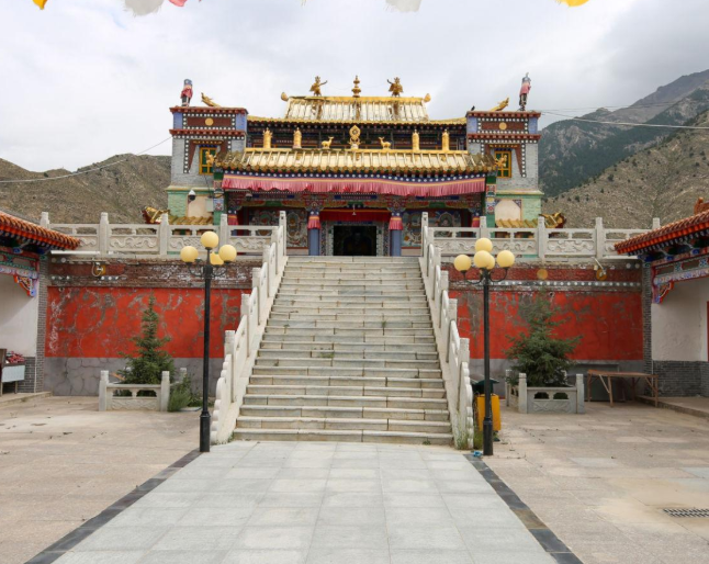 長青春科爾寺