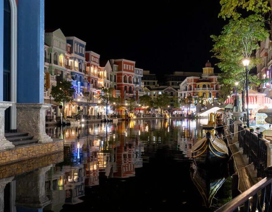 富國大世界不夜城